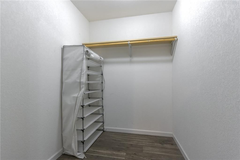 202 W Hortense Street — photo 15