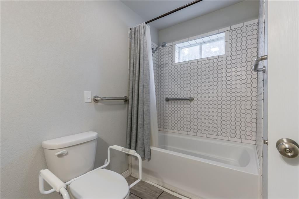 202 W Hortense Street — photo 18