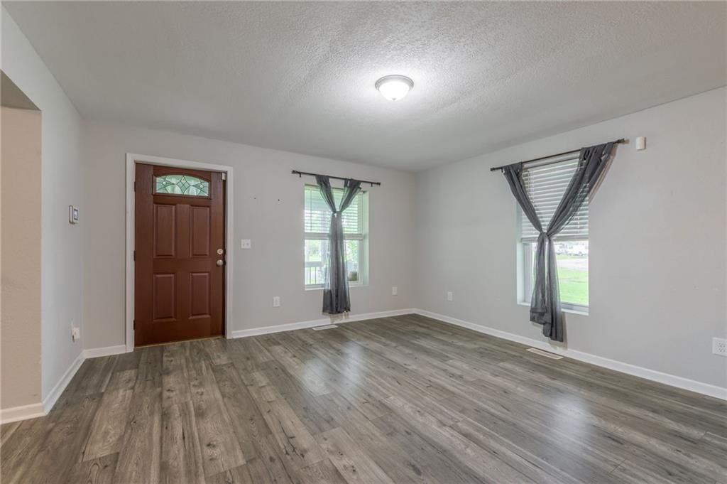 202 W Hortense Street — photo 6