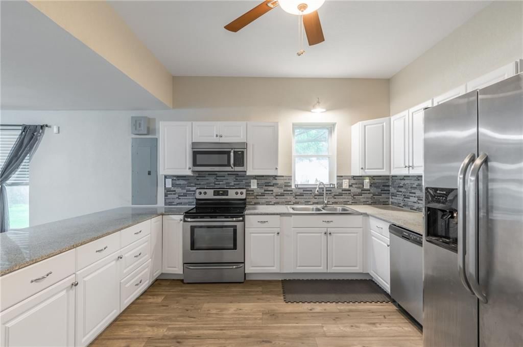 202 W Hortense Street — photo 9