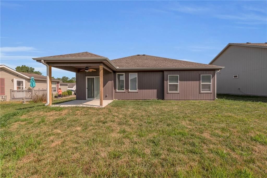407 NE Poplar Court — photo 26