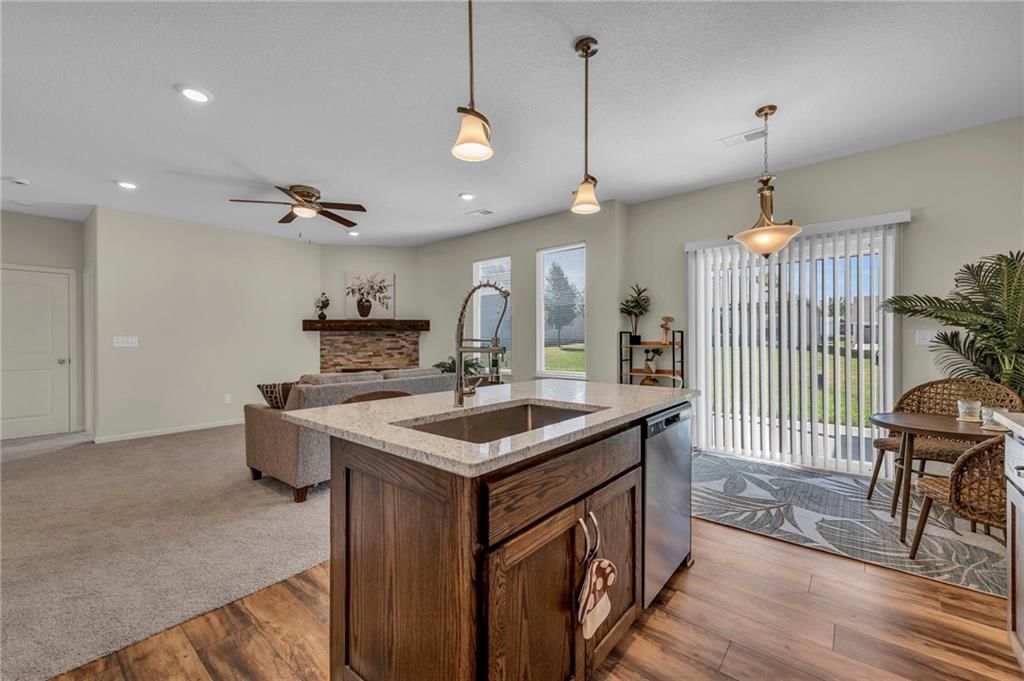 407 NE Poplar Court — photo 5