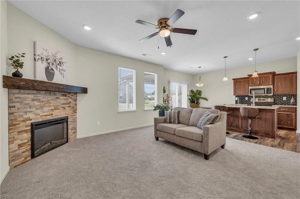 407 NE Poplar Court — photo 7