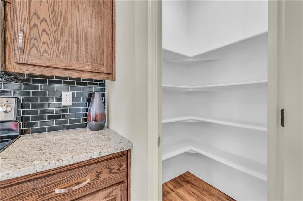 407 NE Poplar Court — photo 10