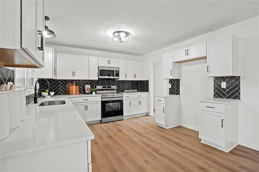 7005 NW Cross Road — photo 11