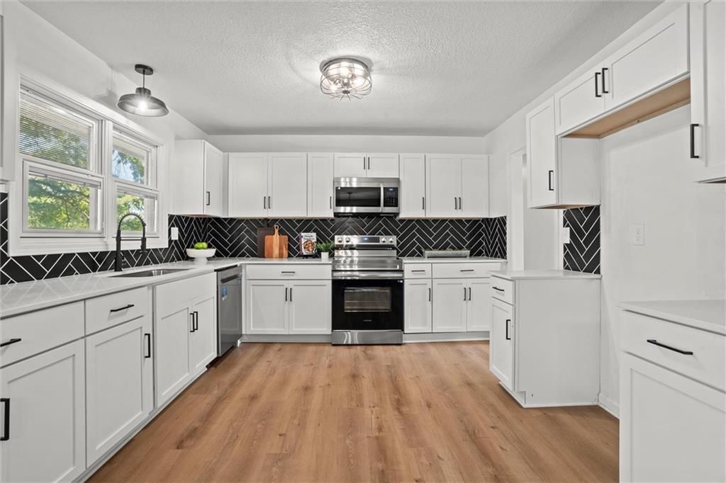 7005 NW Cross Road — photo 12