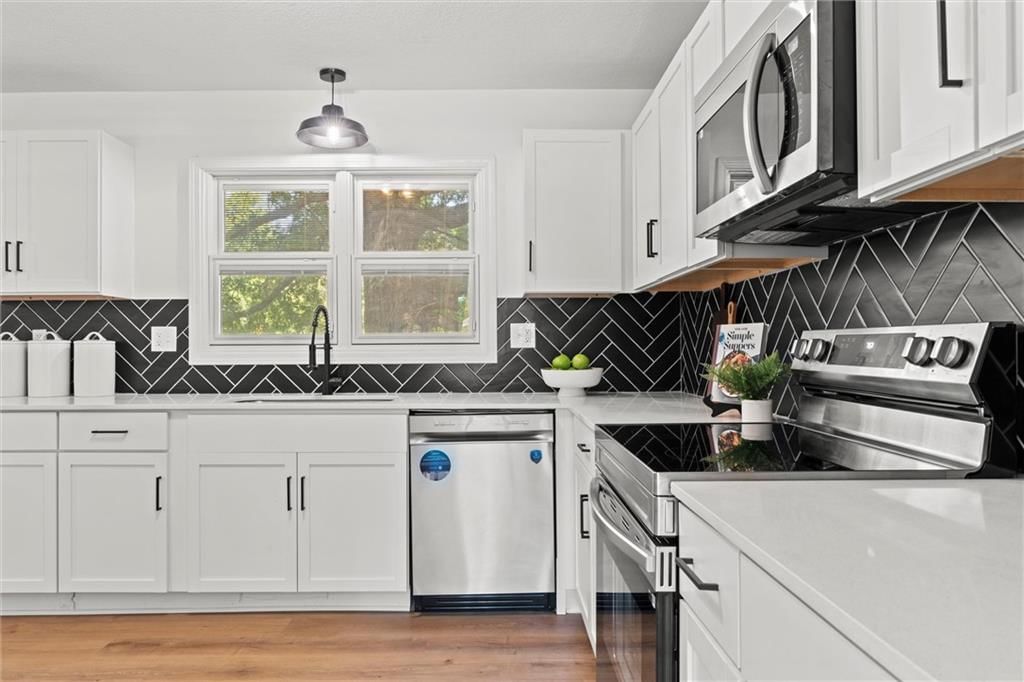 7005 NW Cross Road — photo 15