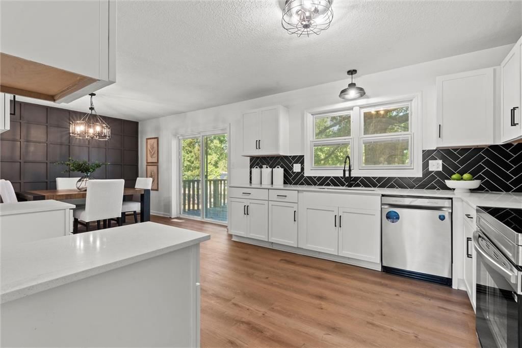 7005 NW Cross Road — photo 16