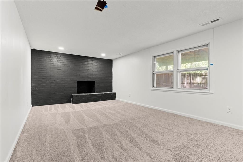 7005 NW Cross Road — photo 34
