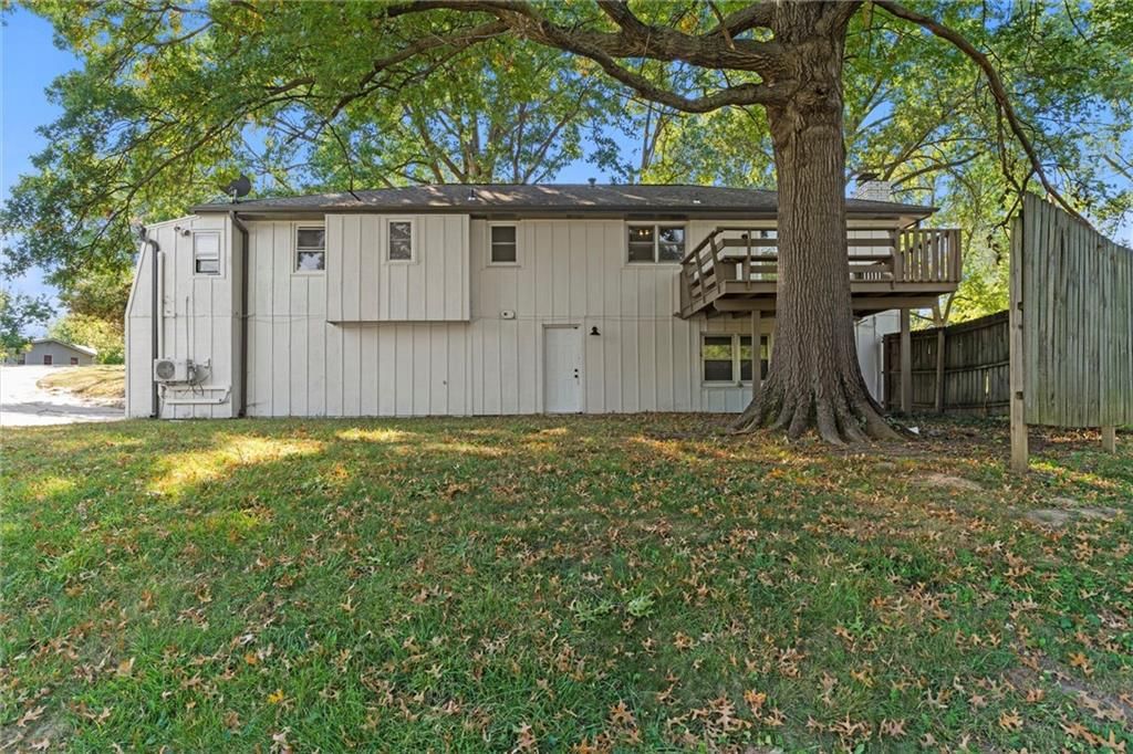 7005 NW Cross Road — photo 39
