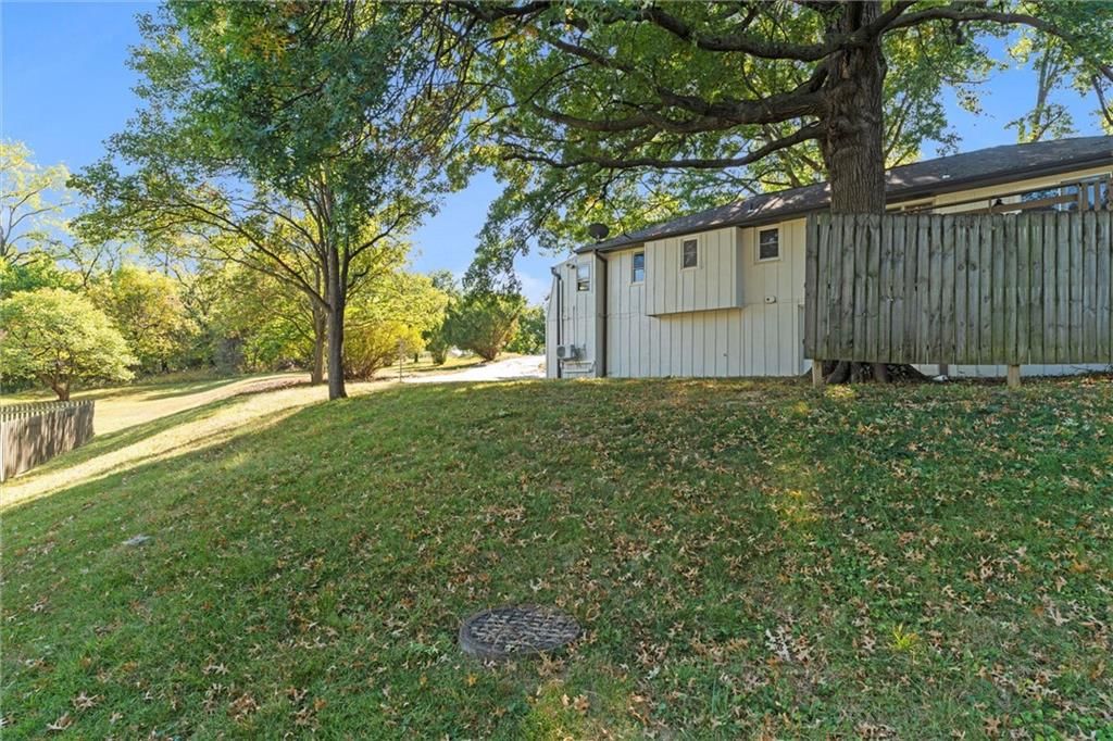 7005 NW Cross Road — photo 41