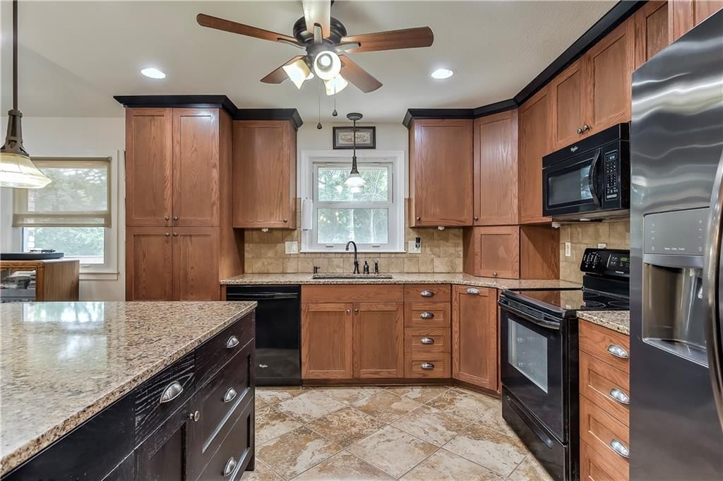 401 NW MEADOWVIEW Drive — photo 11