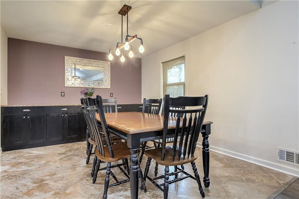 401 NW MEADOWVIEW Drive — photo 12