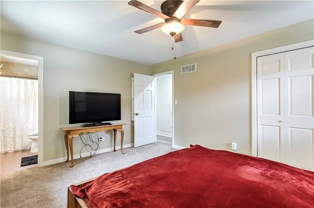 401 NW MEADOWVIEW Drive — photo 15
