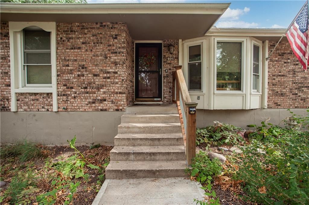 401 NW MEADOWVIEW Drive — photo 21