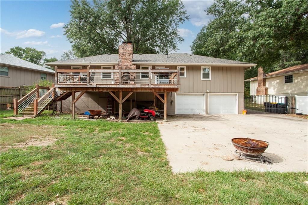 401 NW MEADOWVIEW Drive — photo 23