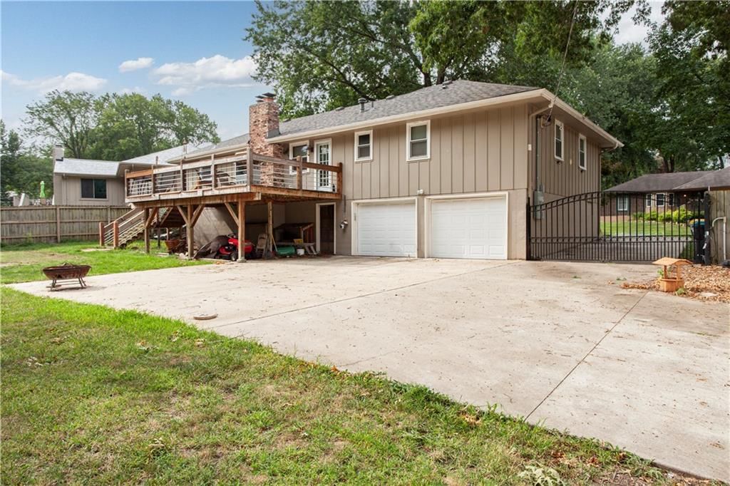 401 NW MEADOWVIEW Drive — photo 25