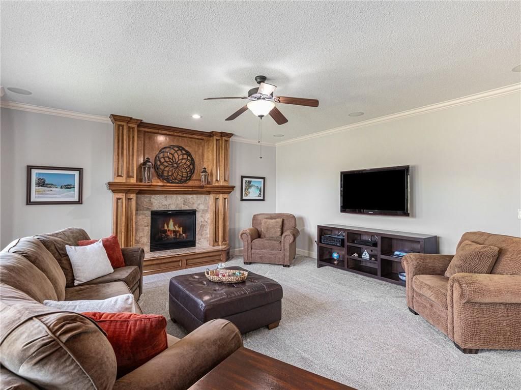 6002 Theden Street — photo 16