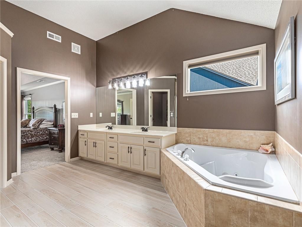 6002 Theden Street — photo 20