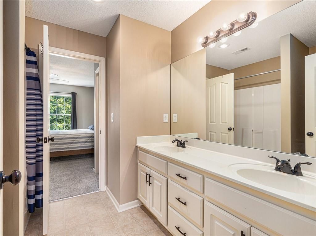 6002 Theden Street — photo 27