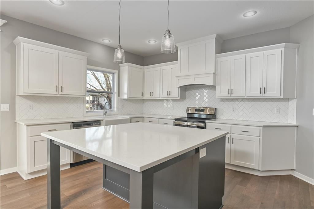 23812 W 58th Terrace — photo 9