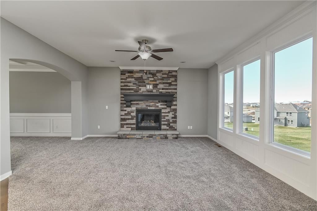 23812 W 58th Terrace — photo 10