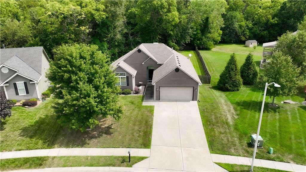 4310 NE 81st Street — photo 2