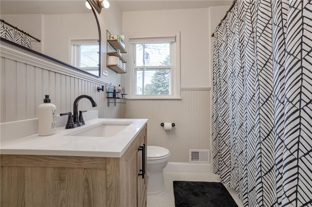 621 E 110th Terrace — photo 15