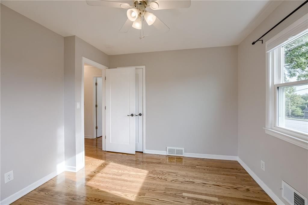 621 E 110th Terrace — photo 17