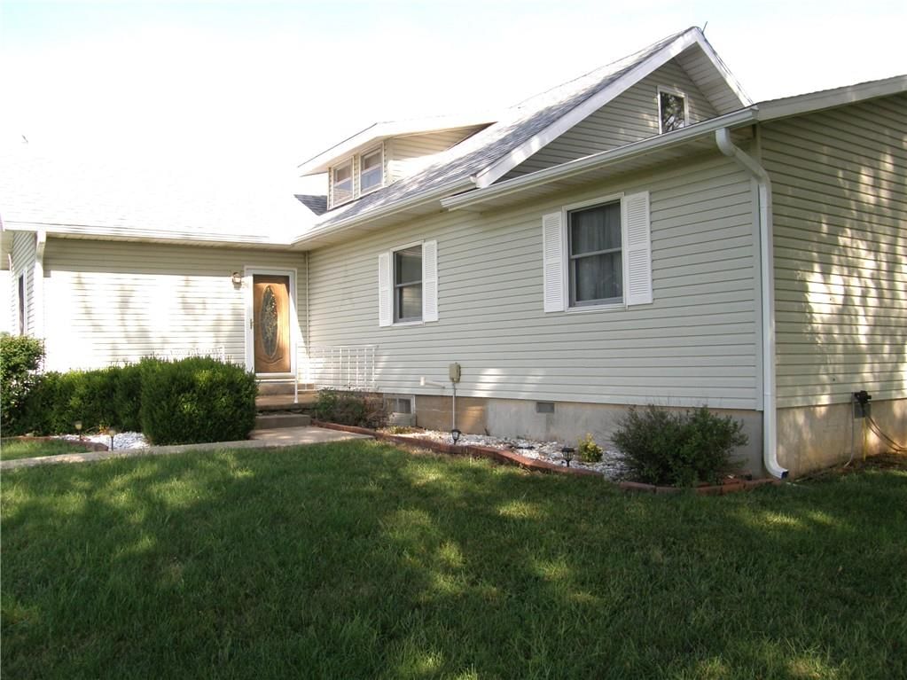 19587 300 Road — photo 3
