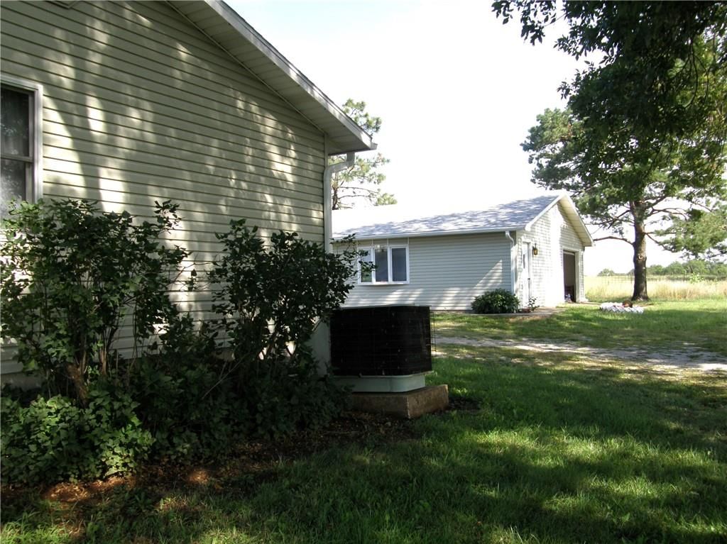 19587 300 Road — photo 4