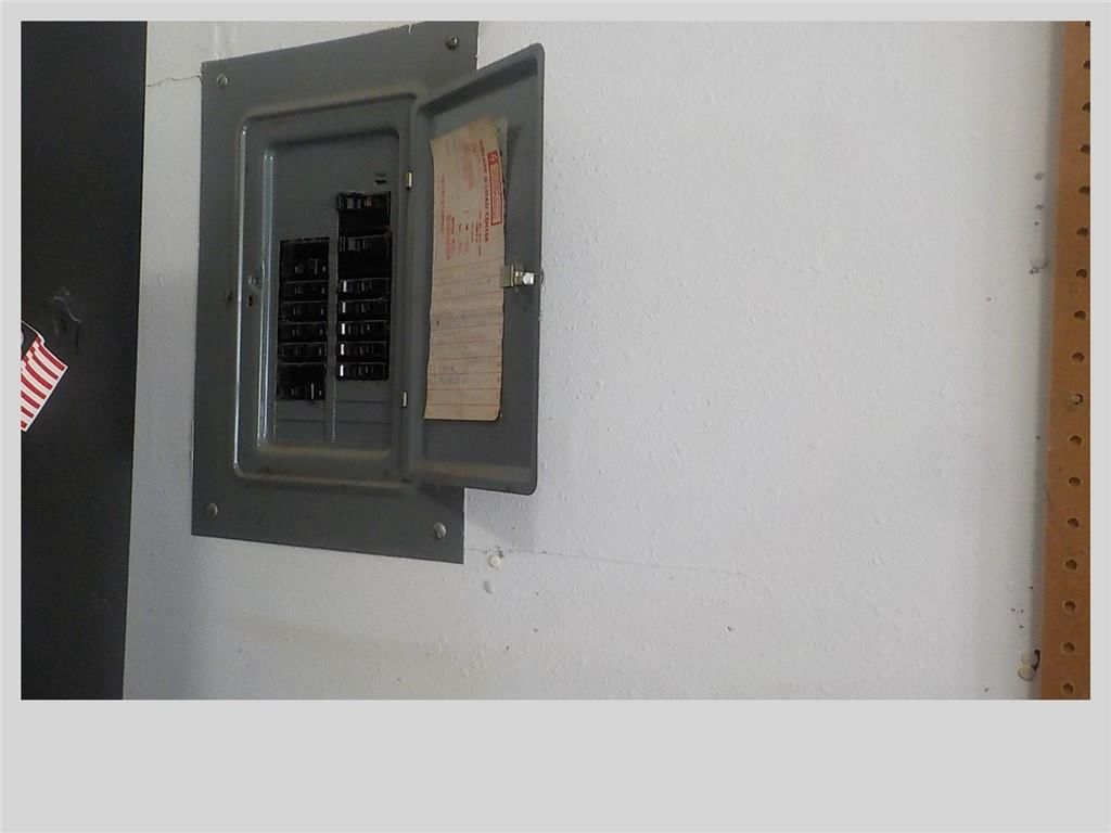 512 Hollywood Avenue — photo 21