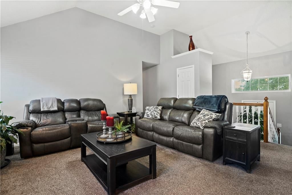 1817 Kenwood Drive — photo 3