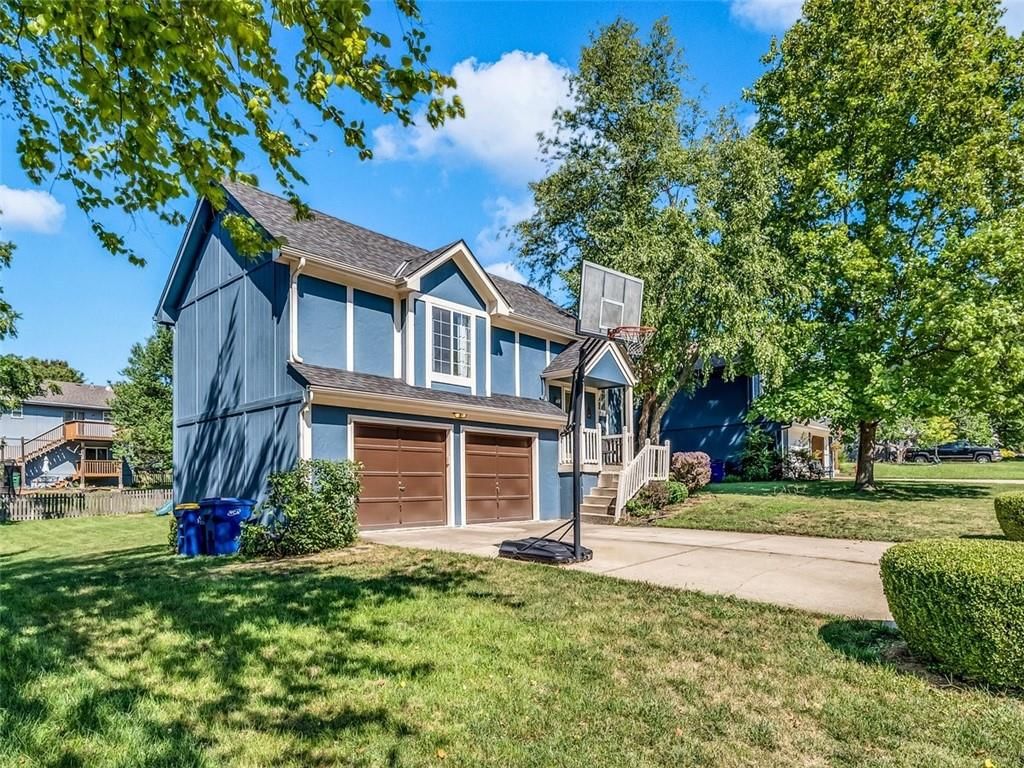 1536 NE TAWNY Drive — photo 16