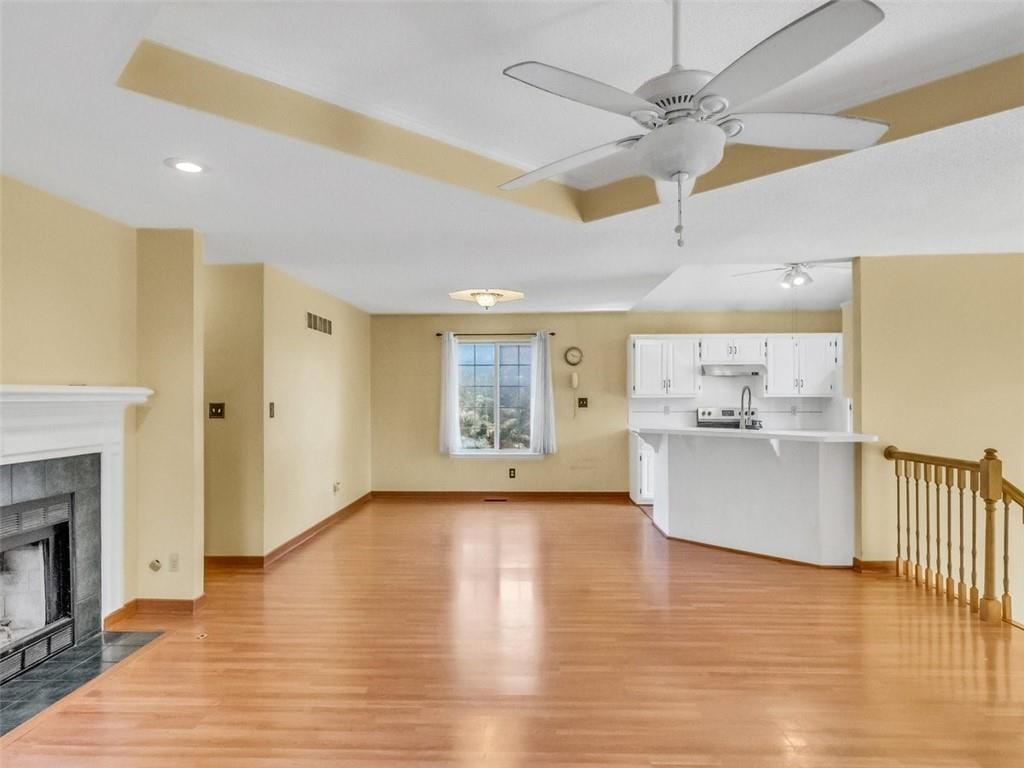 1536 NE TAWNY Drive — photo 5