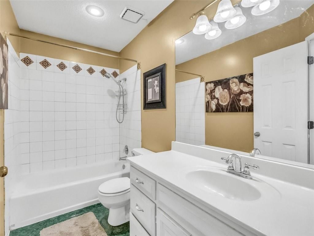 1536 NE TAWNY Drive — photo 7