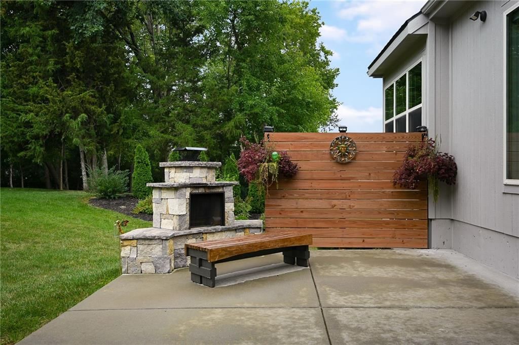 1300 SE Woodbine Drive — photo 6