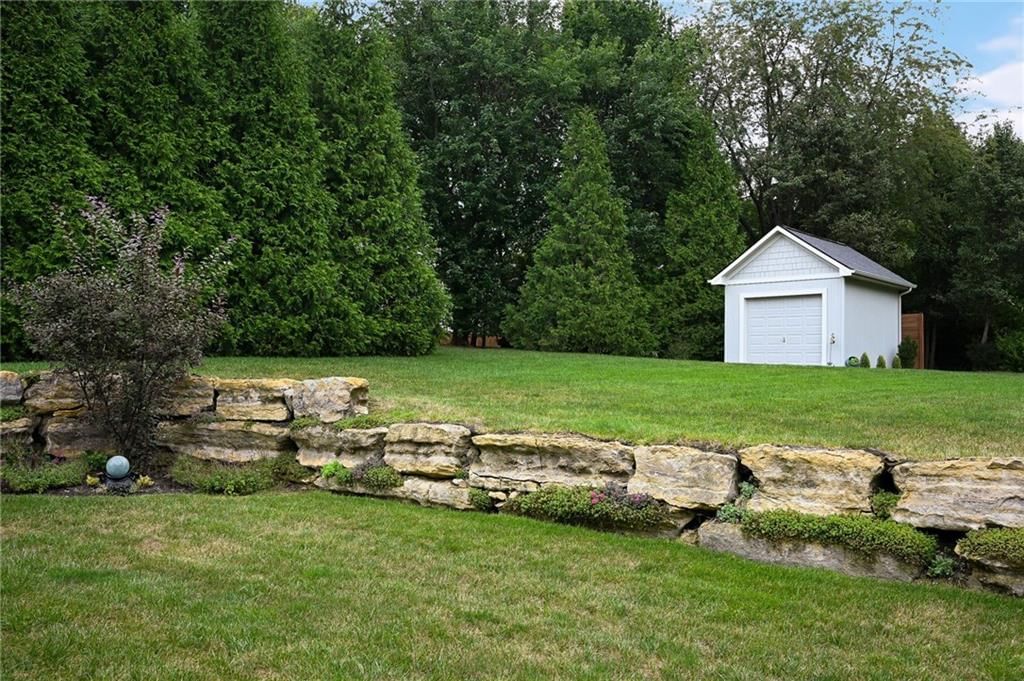 1300 SE Woodbine Drive — photo 8