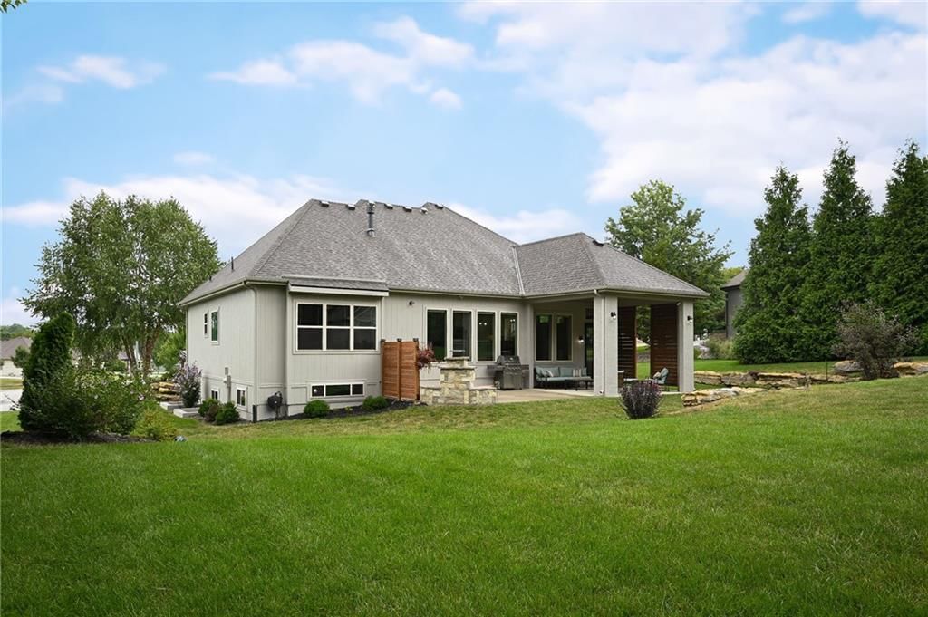 1300 SE Woodbine Drive — photo 9