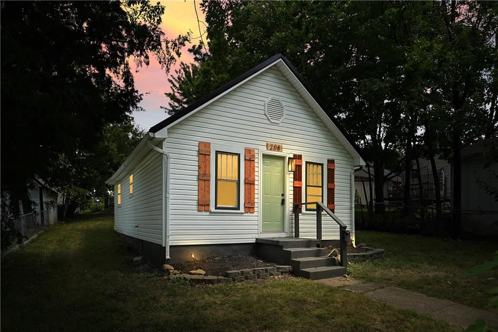 208 N RANDOLPH N/A — photo 3
