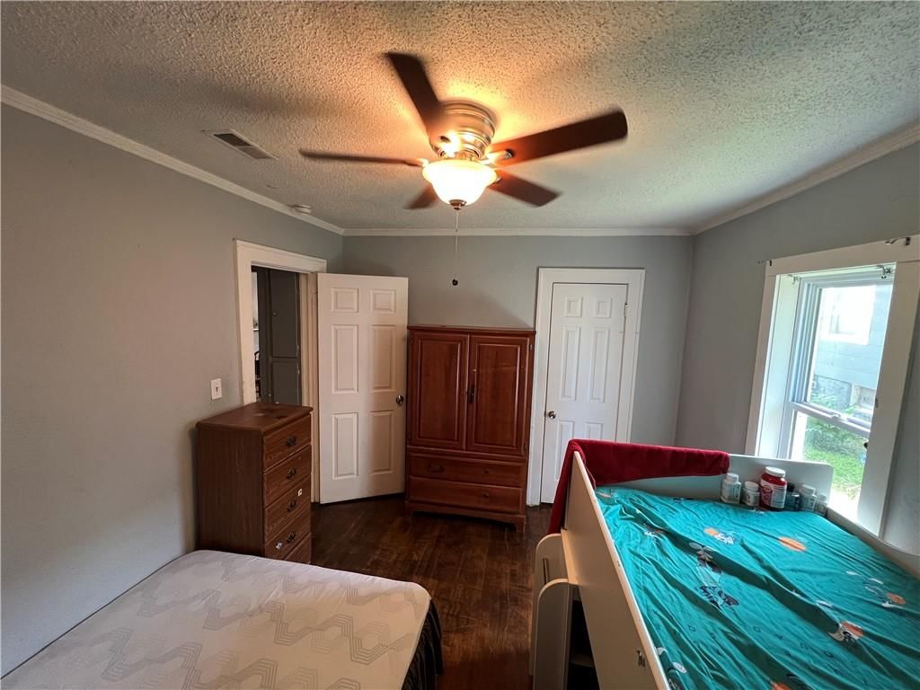 324 Brighton Avenue — photo 12