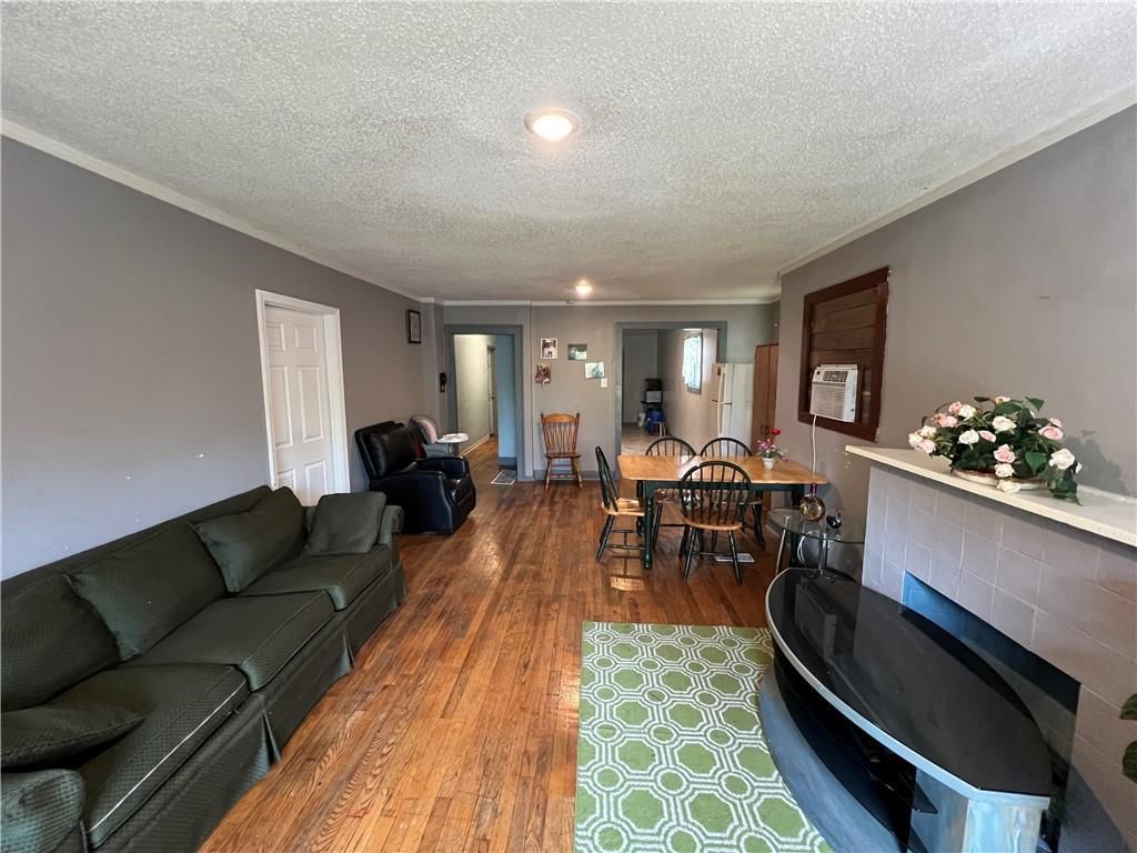 324 Brighton Avenue — photo 6