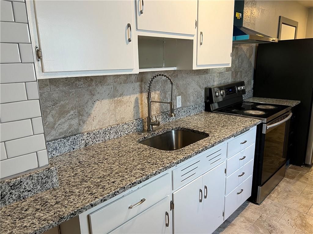 324 Brighton Avenue — photo 8