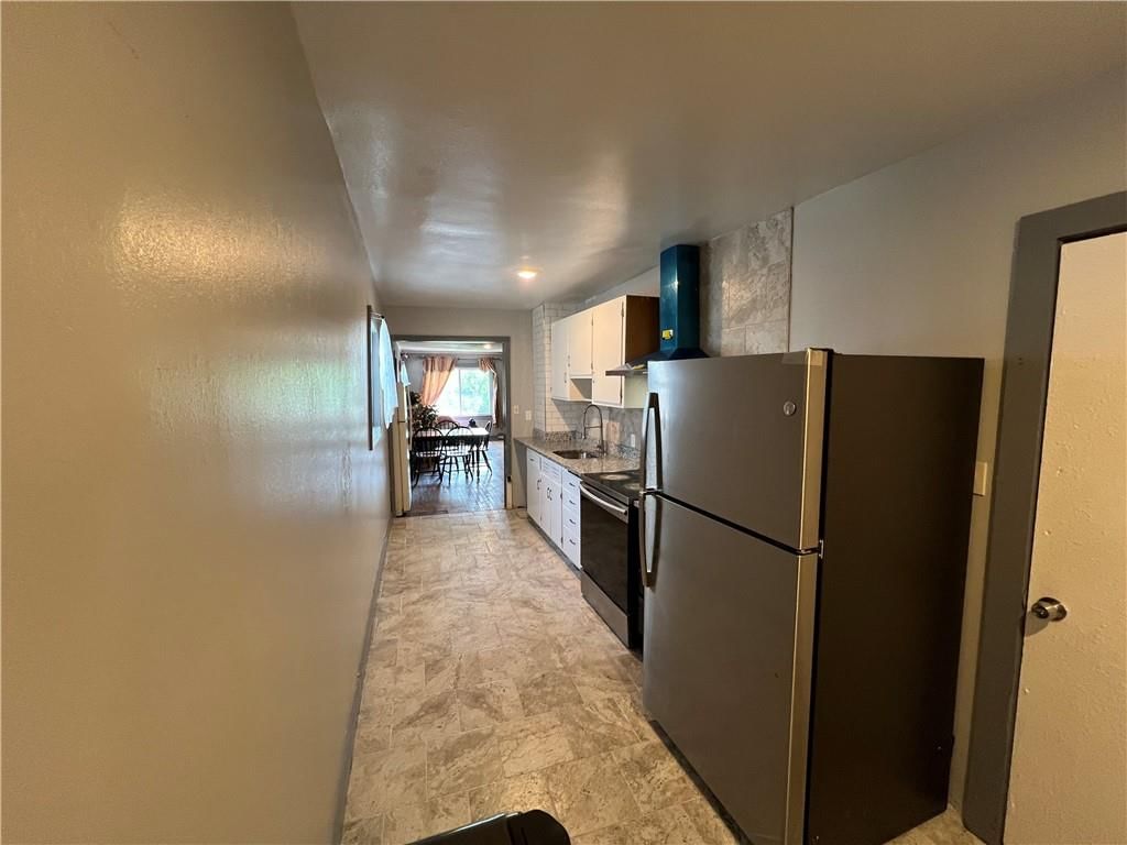 324 Brighton Avenue — photo 10