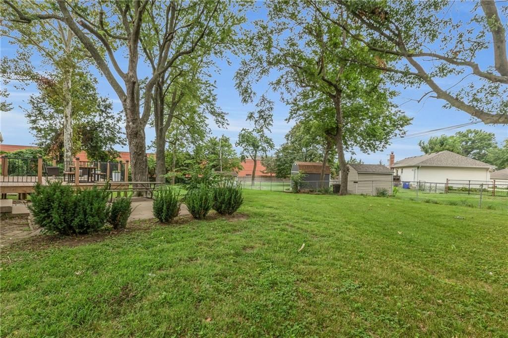 6122 Noland Road — photo 43
