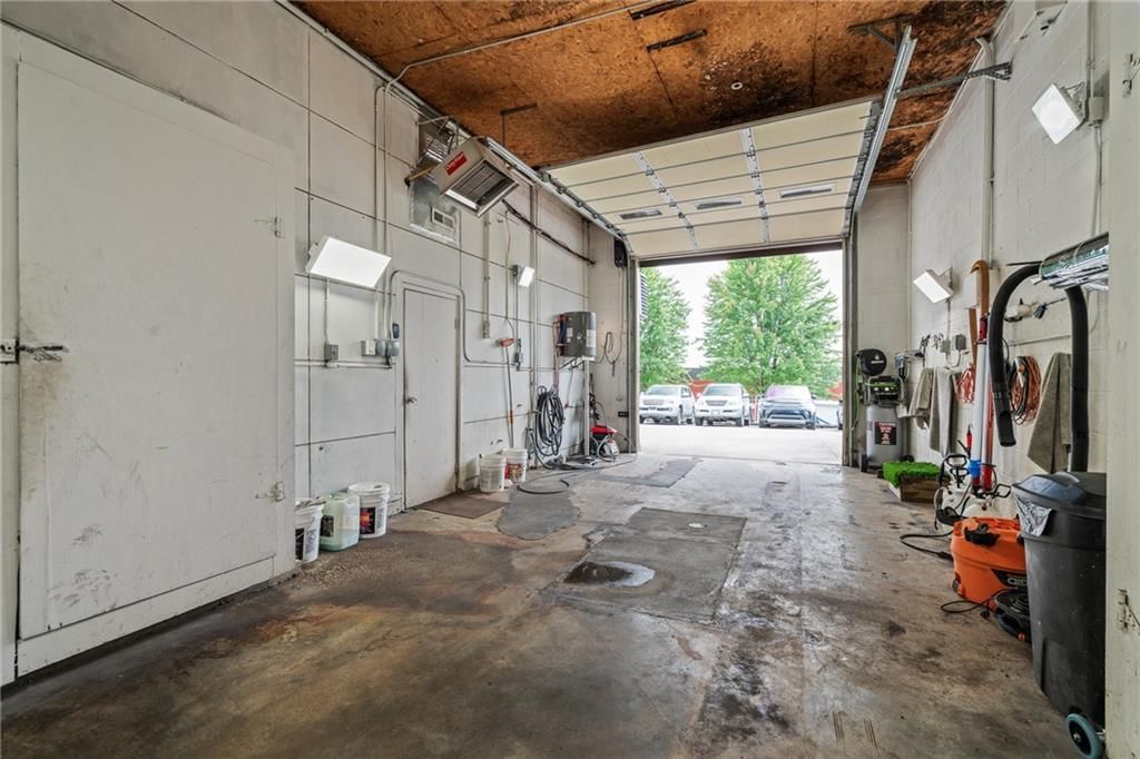 7834 Troost Avenue — photo 26