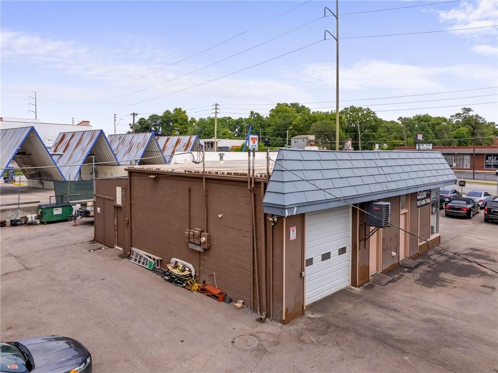 7834 Troost Avenue — photo 6