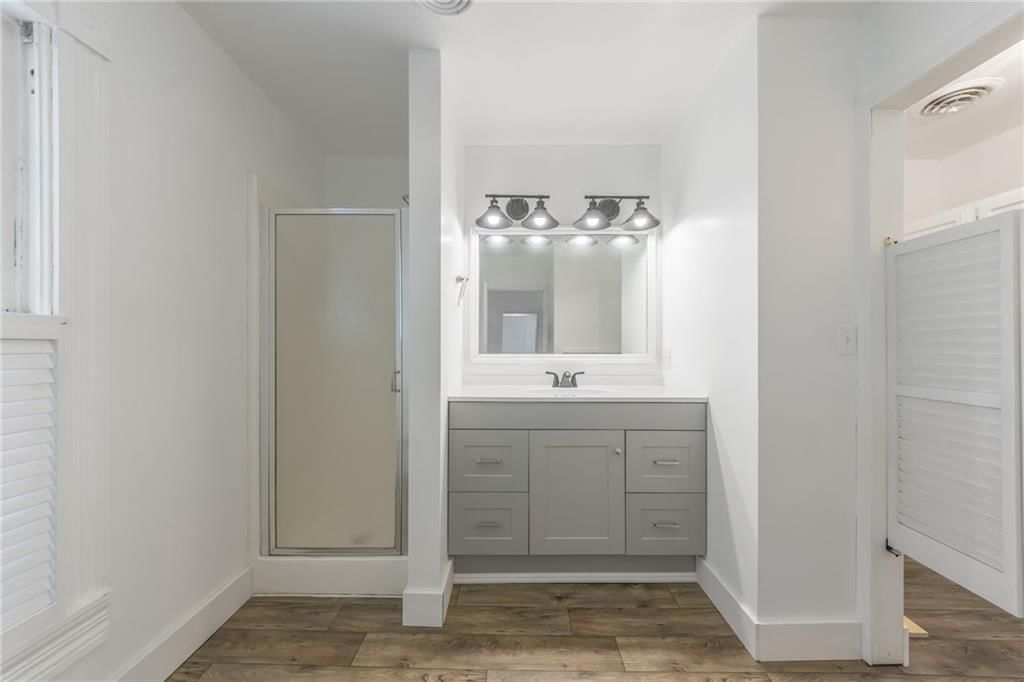 325 John F Kennedy Avenue — photo 13