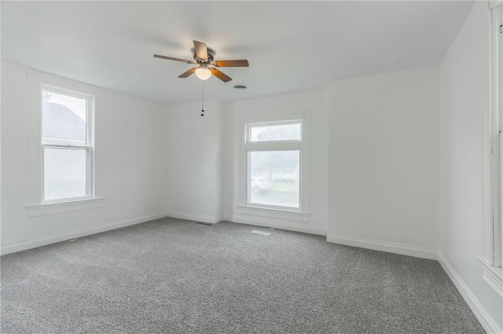325 John F Kennedy Avenue — photo 6