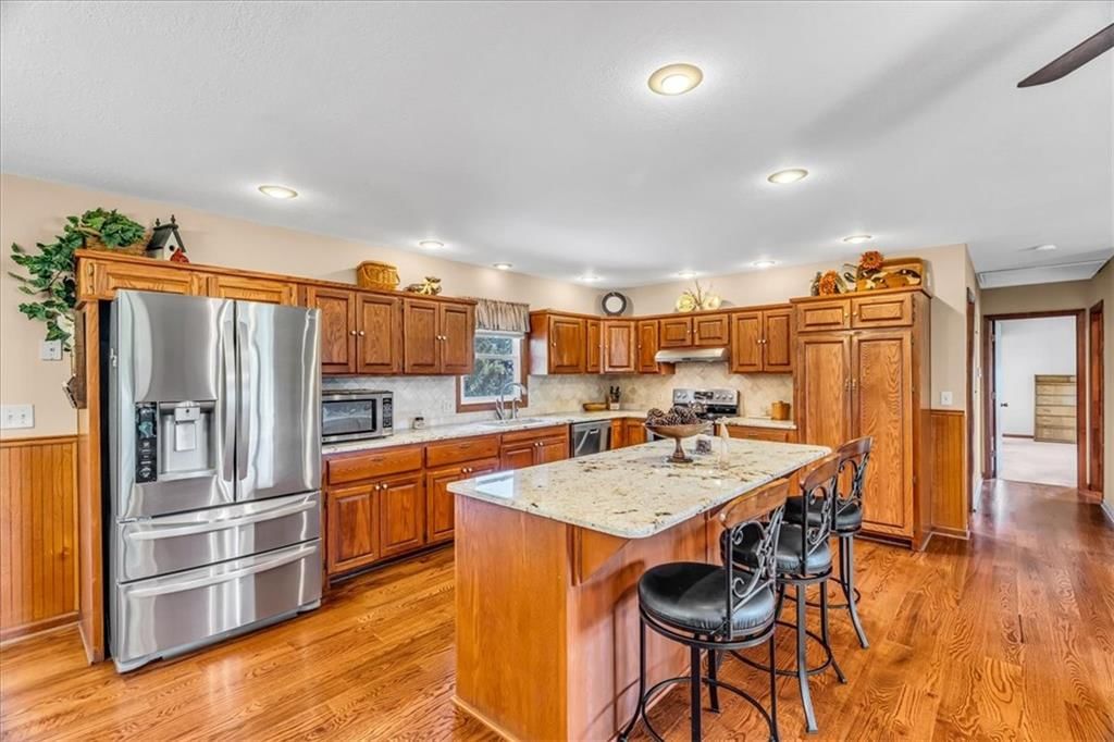 21728 Linwood Road — photo 9